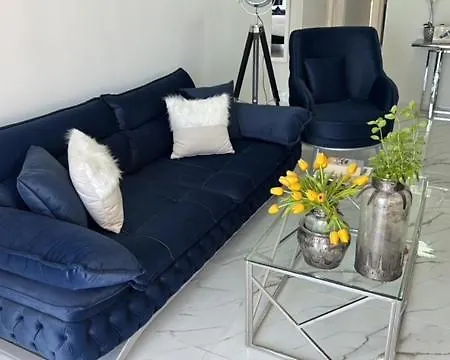 Center Getaway 3 Bedroom Apartament Nikozja
